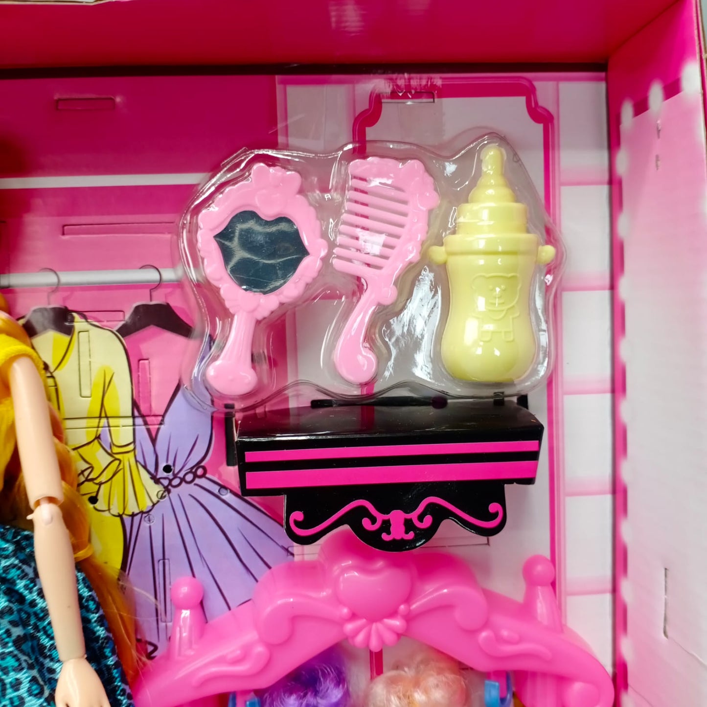 Dolls With Their Personal Wardrobe and House for Kid Girls Play